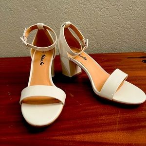 Shiny white chunky heel